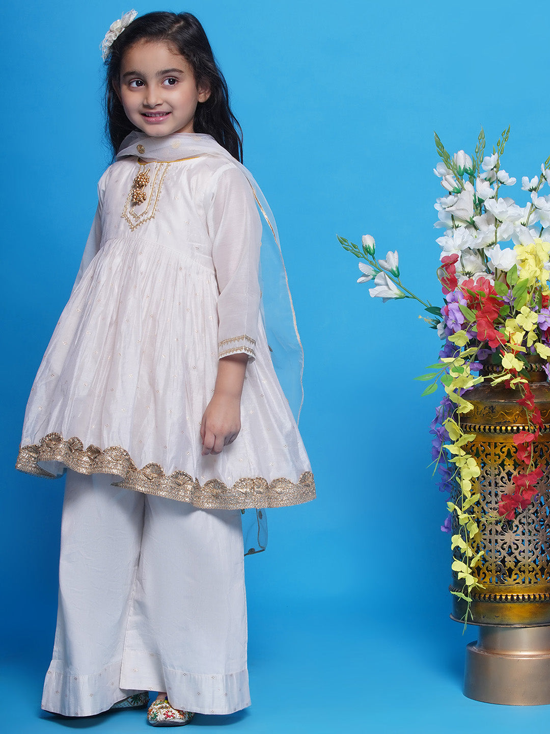 Shop white & Gold kids kurta set for Diwali & Hindu festivals. Stylish Indian Pakistani wedding & festive wear for girls in Canada.