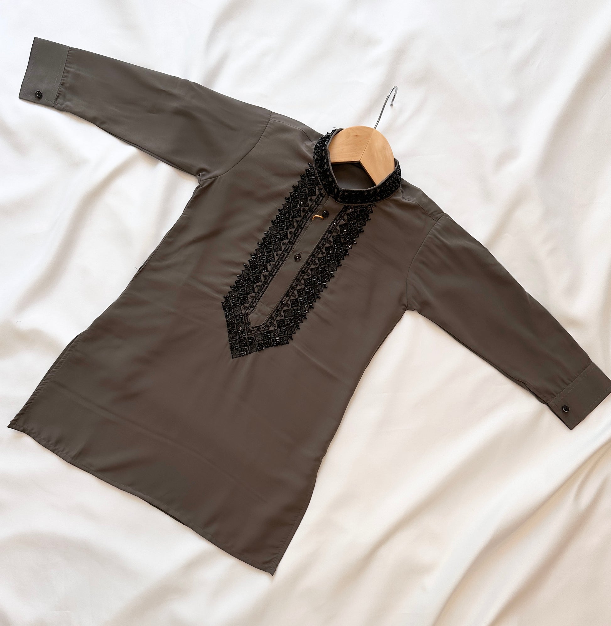 Boys Indian dress, pakistani outfit for festive occassions. ships from Canada