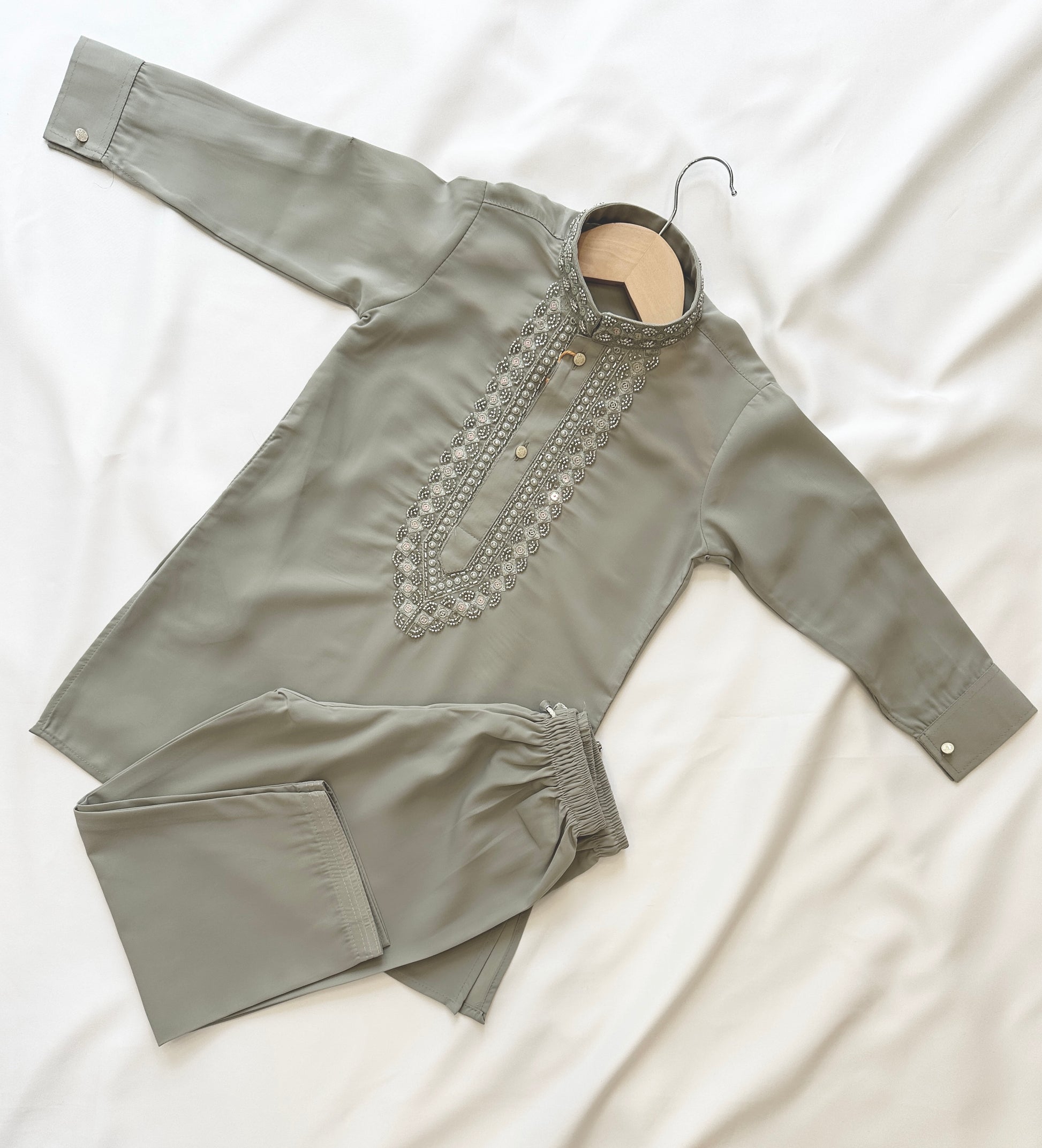 Shop in Canada for your little ones  Indian dress-Pakistani Outfit. Soft fabric. 