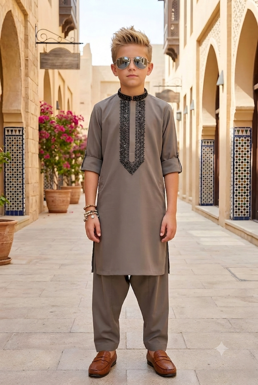 Emroidered Kurta Pyjama-Kameez Shalwar for boys. Ships from Guelph, Ontario