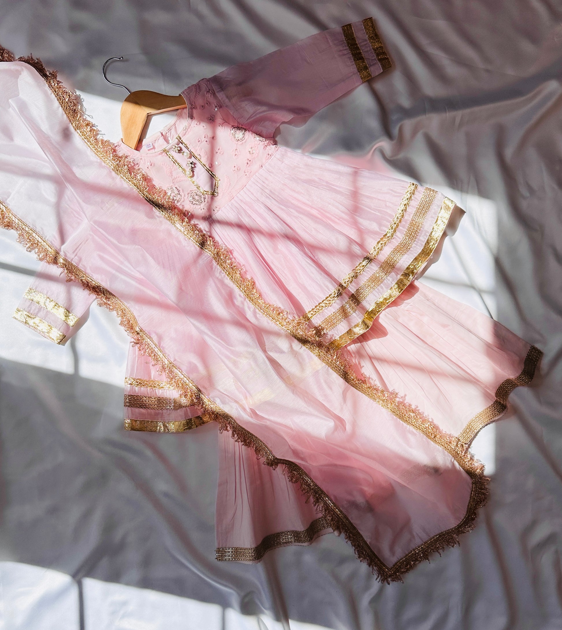 Kids Sharara Suit, Girls Ethnic Wear Canada, Kids Pakistani Clothes, Indian Kids Party Wear, Kids Festive Outfits.
