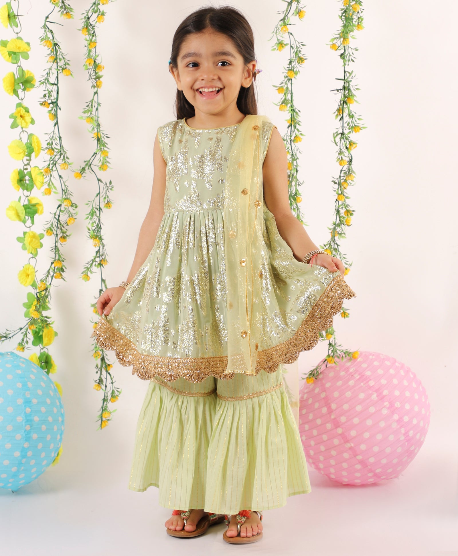 Pastel green & gold girls' Banarsi sharara kameez & dupatta, perfect Eid outfit. Ideal dress for Indian/Pakistani weddings & festivals.