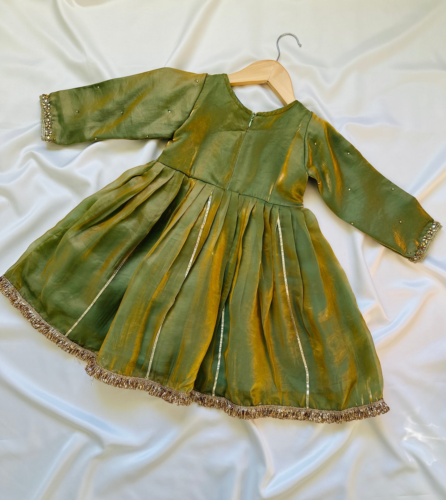 Buy Kids’ 3-piece Frock Pant Dupatta outfit with lace detail. Perfect Indian ethnic wear in Canada for pooja, Diwali & Dusshera.