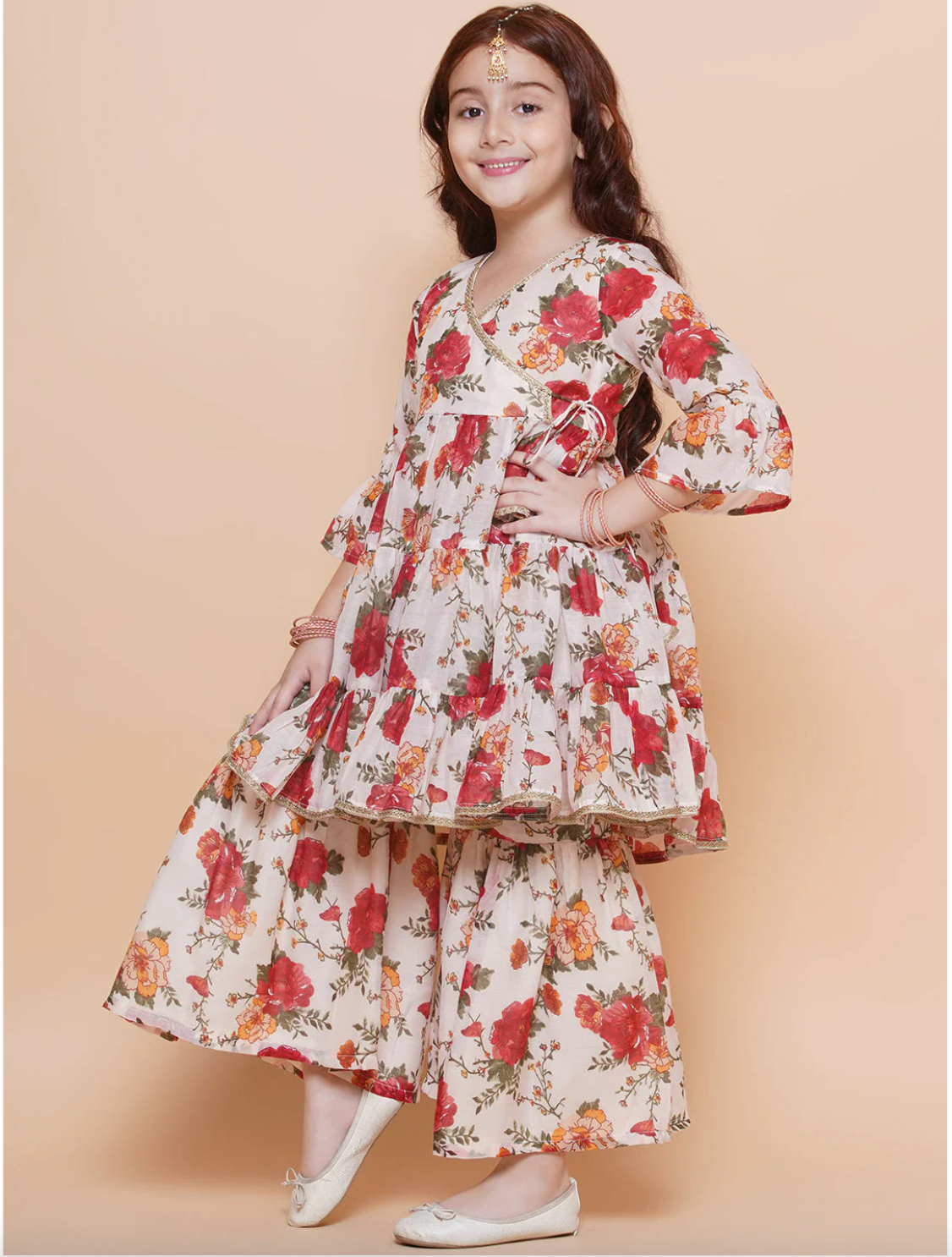 Shop in Canada, girls traditional easten outfit.